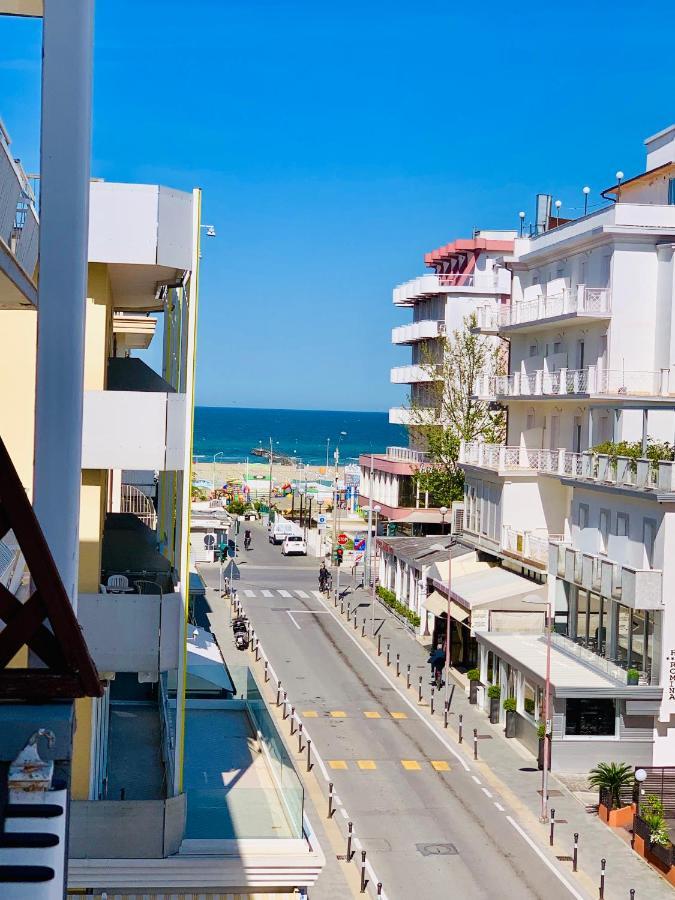 Hotel Palma Benessere 里米尼 外观 照片