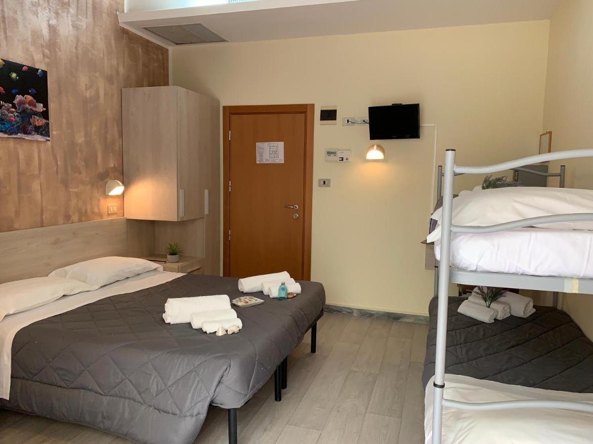 Hotel Palma Benessere 里米尼 外观 照片