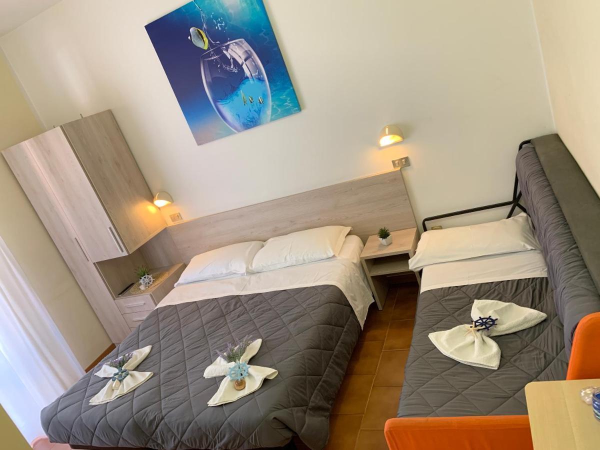 Hotel Palma Benessere 里米尼 外观 照片