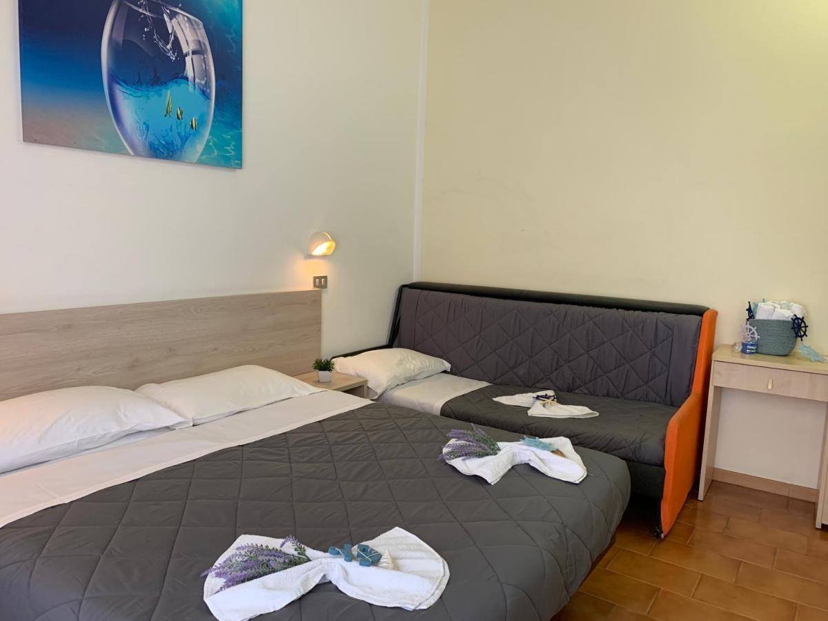 Hotel Palma Benessere 里米尼 外观 照片