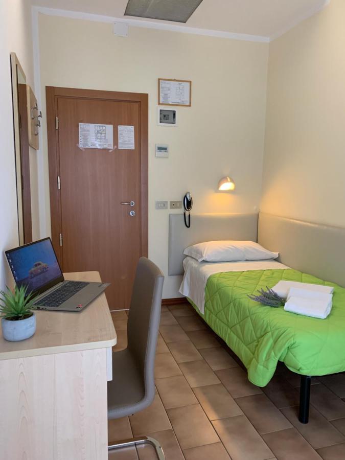 Hotel Palma Benessere 里米尼 外观 照片